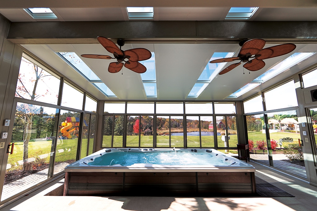 Sunroom, Vista View  Walls, Upper Transoms, Lower Transoms, Sandstone, Interior View, Daytime